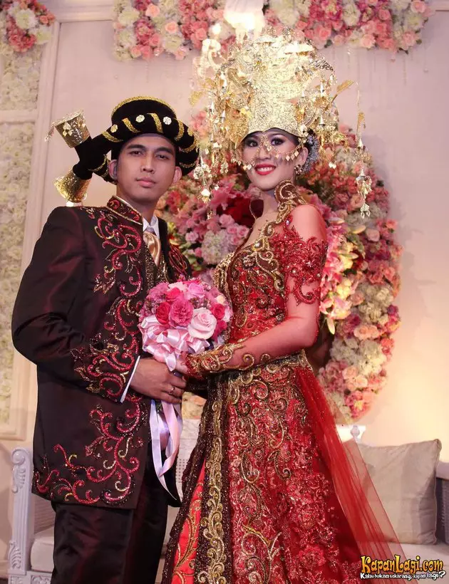 beda gaya vokalis band saat menikah © berbagai sumber beda gaya vokalis band saat menikah © berbagai sumber