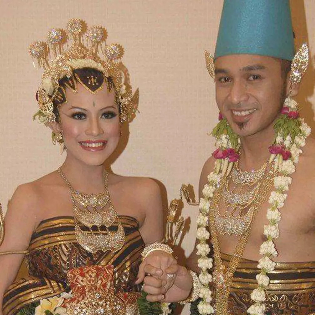 Beda gaya 8 vokalis saat menikah, Ifan Seventeen usung adat Melayu