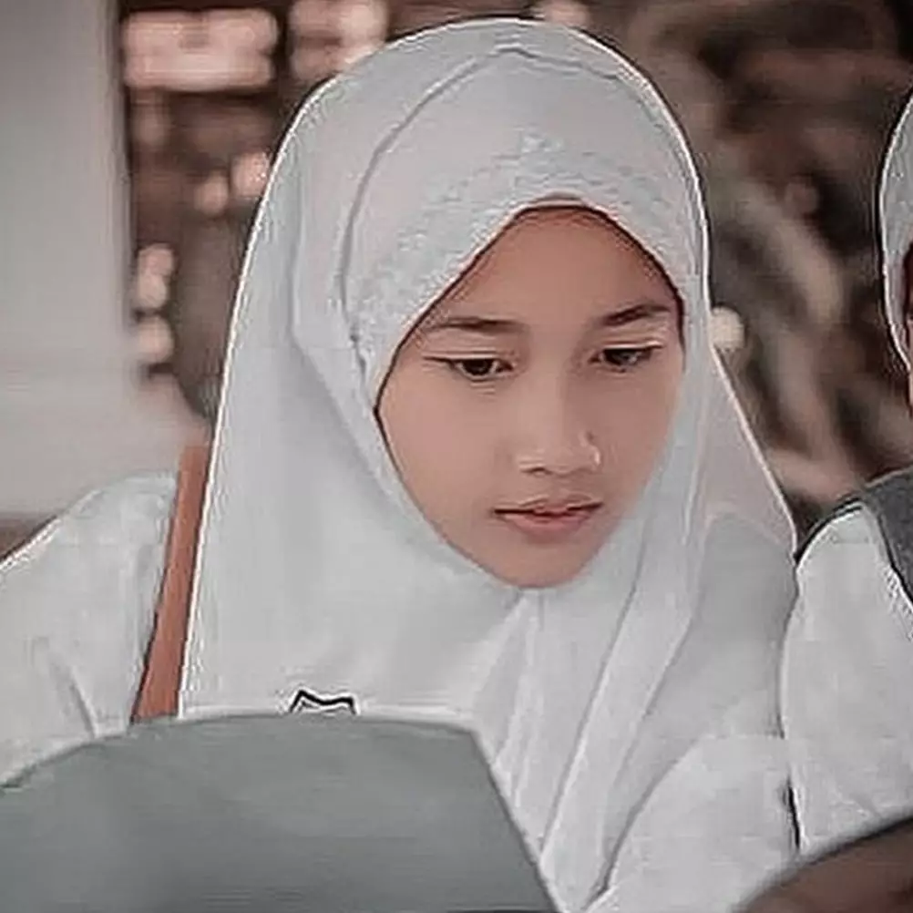 9 Potret Rania anak Ifan Seventeen dari istri pertama, jadi santri