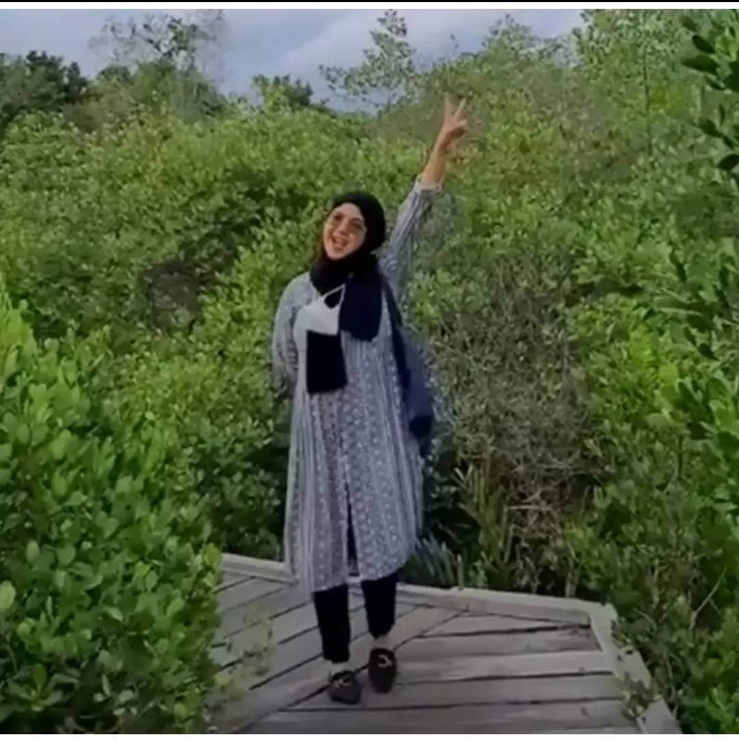 Viral video wanita asik bikin konten malah berujung apes