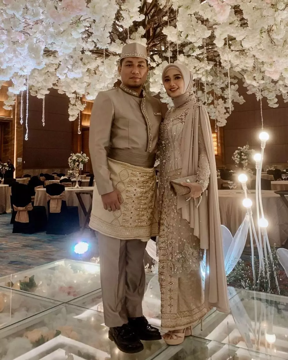 vokalis dan istri kondangan © Instagram vokalis dan istri kondangan © Instagram