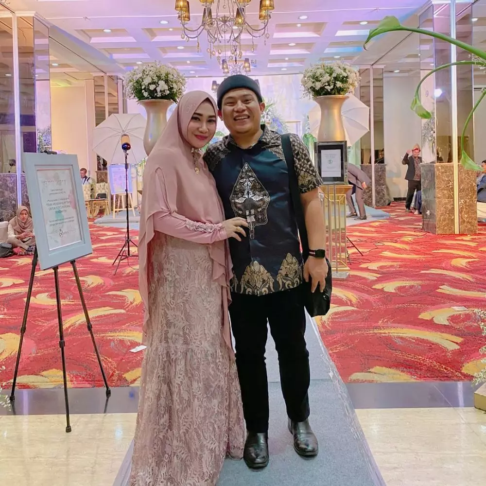 vokalis dan istri kondangan © Instagram vokalis dan istri kondangan © Instagram