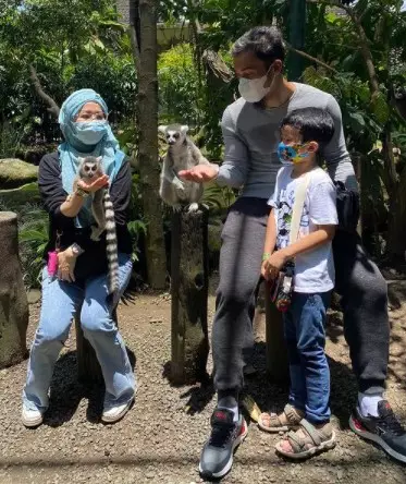 seleb istri pemain bola saat momong anak © berbagai sumber seleb istri pemain bola saat momong anak © berbagai sumber