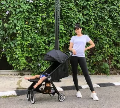 seleb istri pemain bola saat momong anak © berbagai sumber seleb istri pemain bola saat momong anak © berbagai sumber