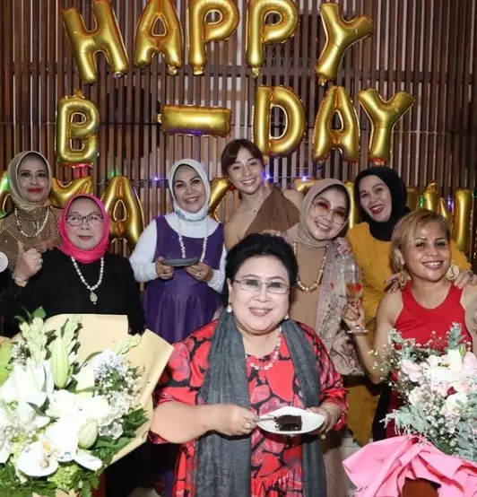 Momen ultah Karlina Damiri mertua Nikita Willy © Instagram/@yorafebrina