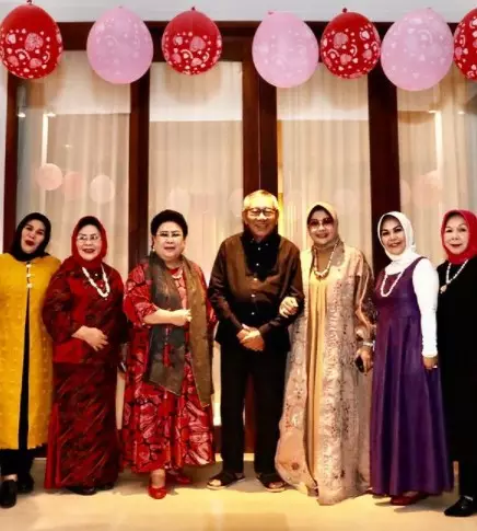 Momen ultah Karlina Damiri mertua Nikita Willy © Instagram/@yorafebrina