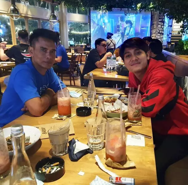 Momen hangat keluarga Rizky Billar dan Lesty Kejora ©Instagram Momen hangat keluarga Rizky Billar dan Lesty Kejora ©Instagram