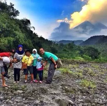 potret harmonis Adul dan istri Berbagai sumber potret harmonis Adul dan istri Berbagai sumber