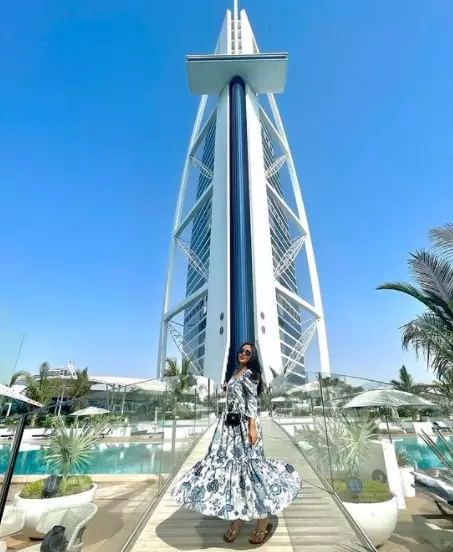 Gaya outfit Rachel Vennya liburan di Dubai © Instagram/@rachelvennya