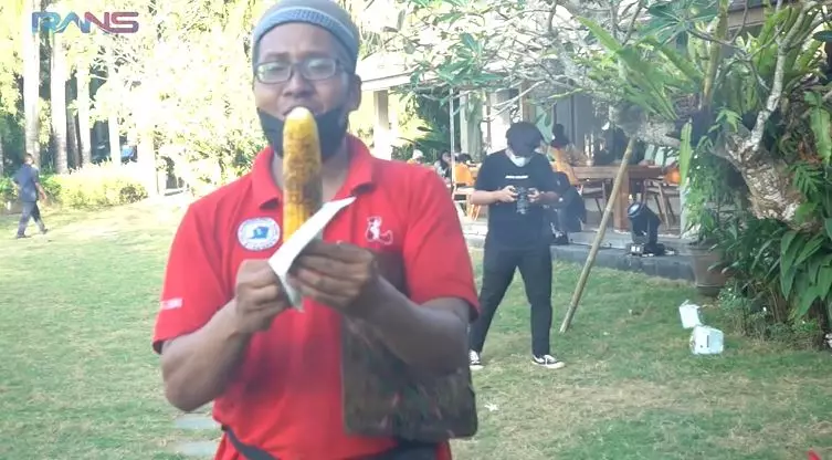 Nagita ngidam jagung bakar © YouTube