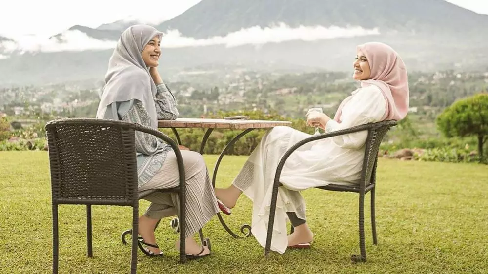 Potret pesinetron bareng saudara perempuannya © Instagram