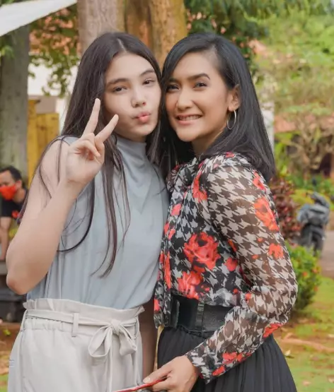Potret kompak Suara Hati Istri 'Zahra' © 2021 brilio.net Potret kompak Suara Hati Istri 'Zahra' © 2021 brilio.net
