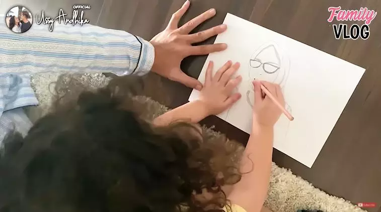 kejutan ulang tahun ibu mertua Ussy © YouTube