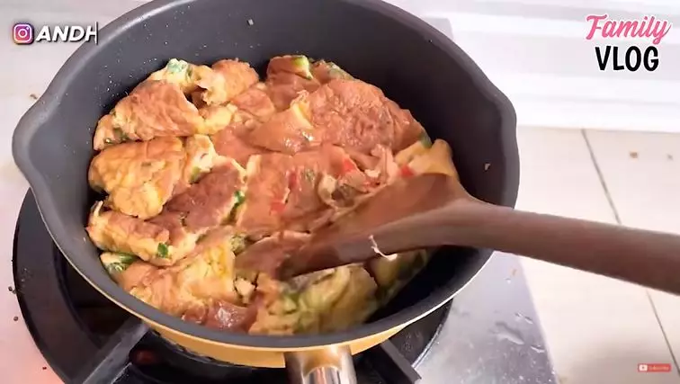 kejutan ulang tahun ibu mertua Ussy © YouTube