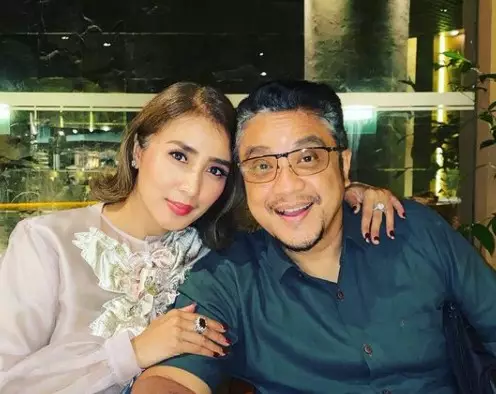 potret mesra Dede Yusuf dan istri © Instagram/@sendyyusuf