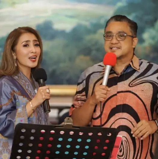 potret mesra Dede Yusuf dan istri © Instagram/@sendyyusuf