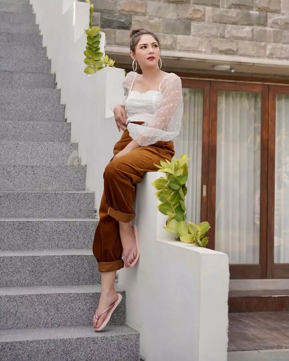 Alasan seleb cantik tak koleksi barang branded © Instagram