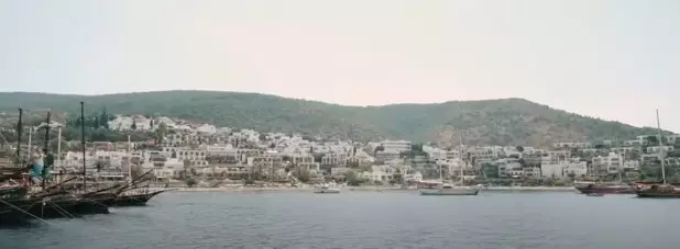 Potret liburan Ashanty & Anang di Bodrum Turki © YouTube/The Hermansyah A6