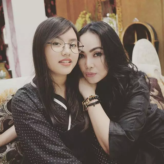 Potret putri vokalis band © Instagram Potret putri vokalis band © Instagram