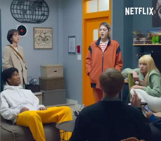cuplikan sitkom Netflix So Not Worth It Instagram/@netflixkr cuplikan sitkom Netflix So Not Worth It Instagram/@netflixkr