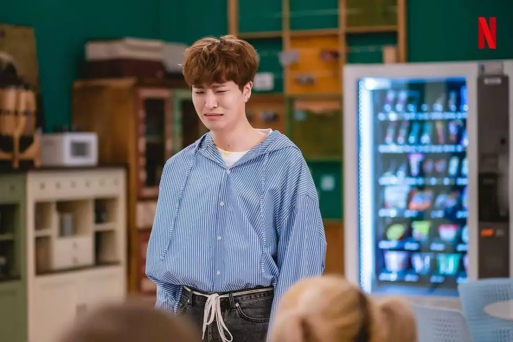 cuplikan sitkom Netflix So Not Worth It Instagram/@netflixkr cuplikan sitkom Netflix So Not Worth It Instagram/@netflixkr