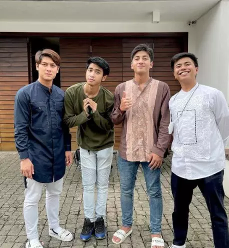 Potret kebersamaan Rizky Billar dan manajernya Instagram/@@derysyaputraraeger 