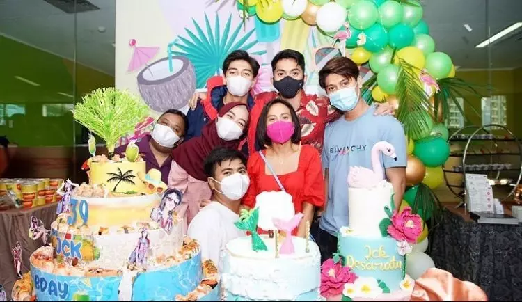 Potret kebersamaan Rizky Billar dan manajernya Instagram/@@derysyaputraraeger 