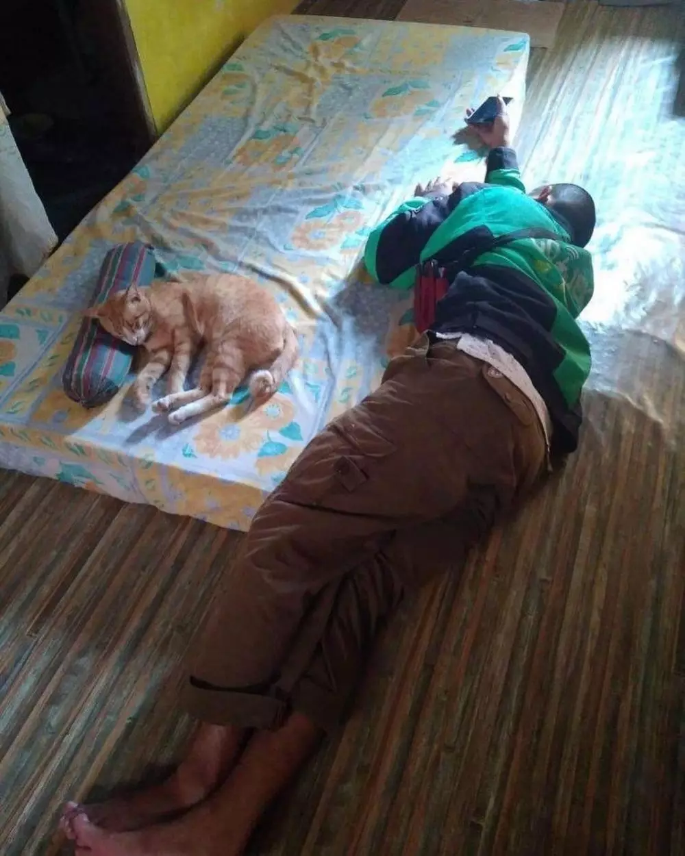 driver ojol pas istirahat © Instagram