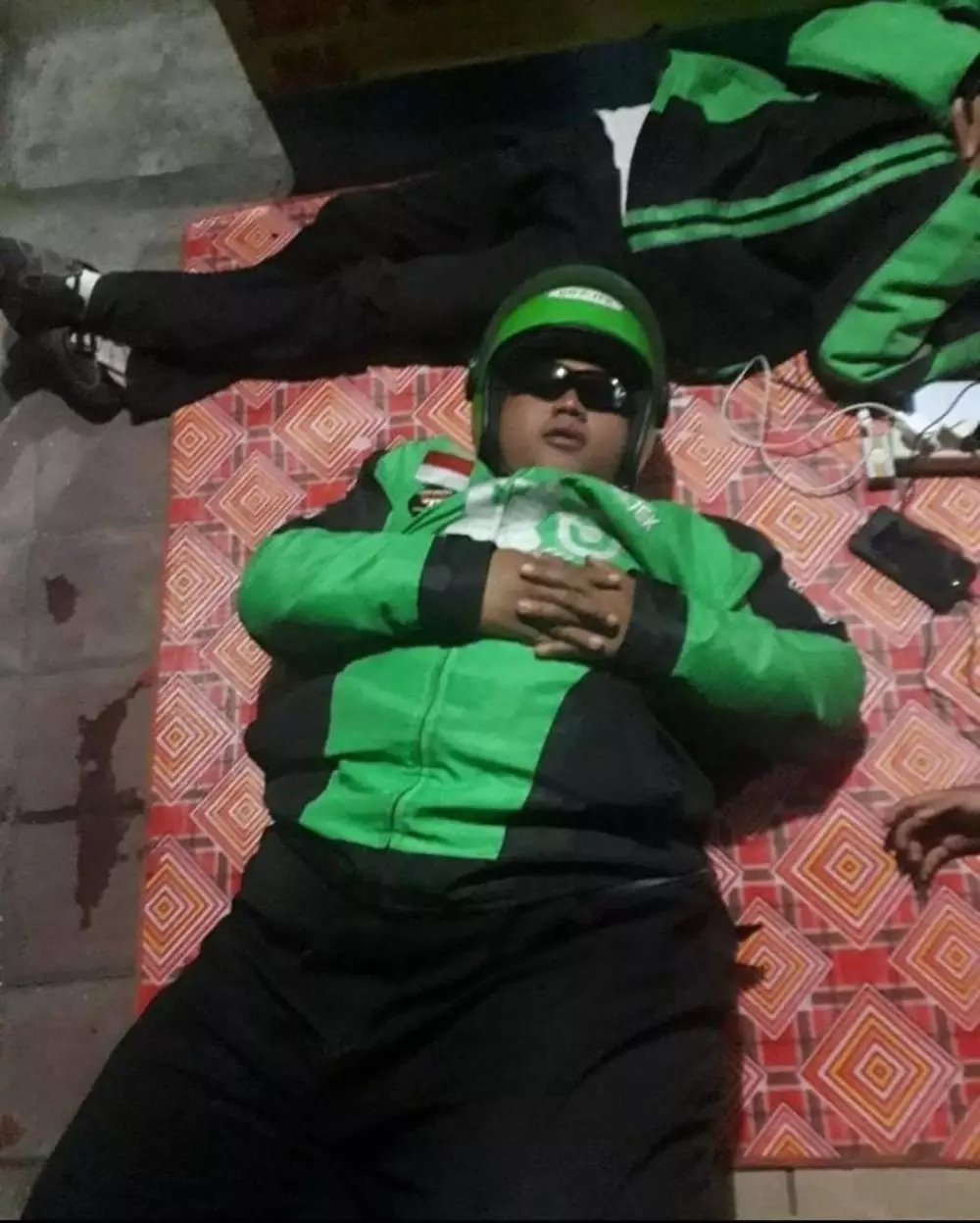 driver ojol pas istirahat © Instagram