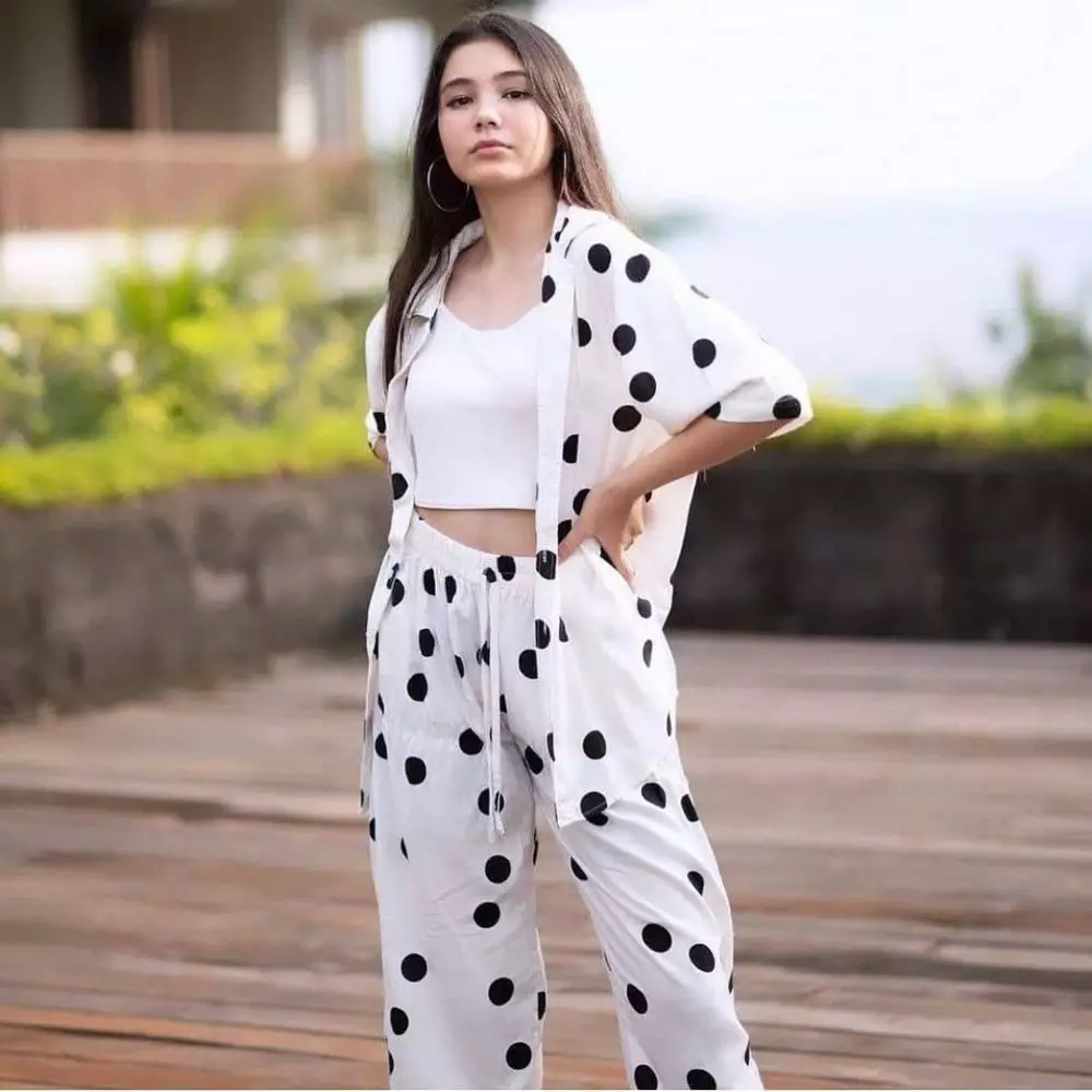 Potret Lea Ciarachel pemain Suara Hati Istri dari berbagai sumber Potret Lea Ciarachel pemain Suara Hati Istri dari berbagai sumber