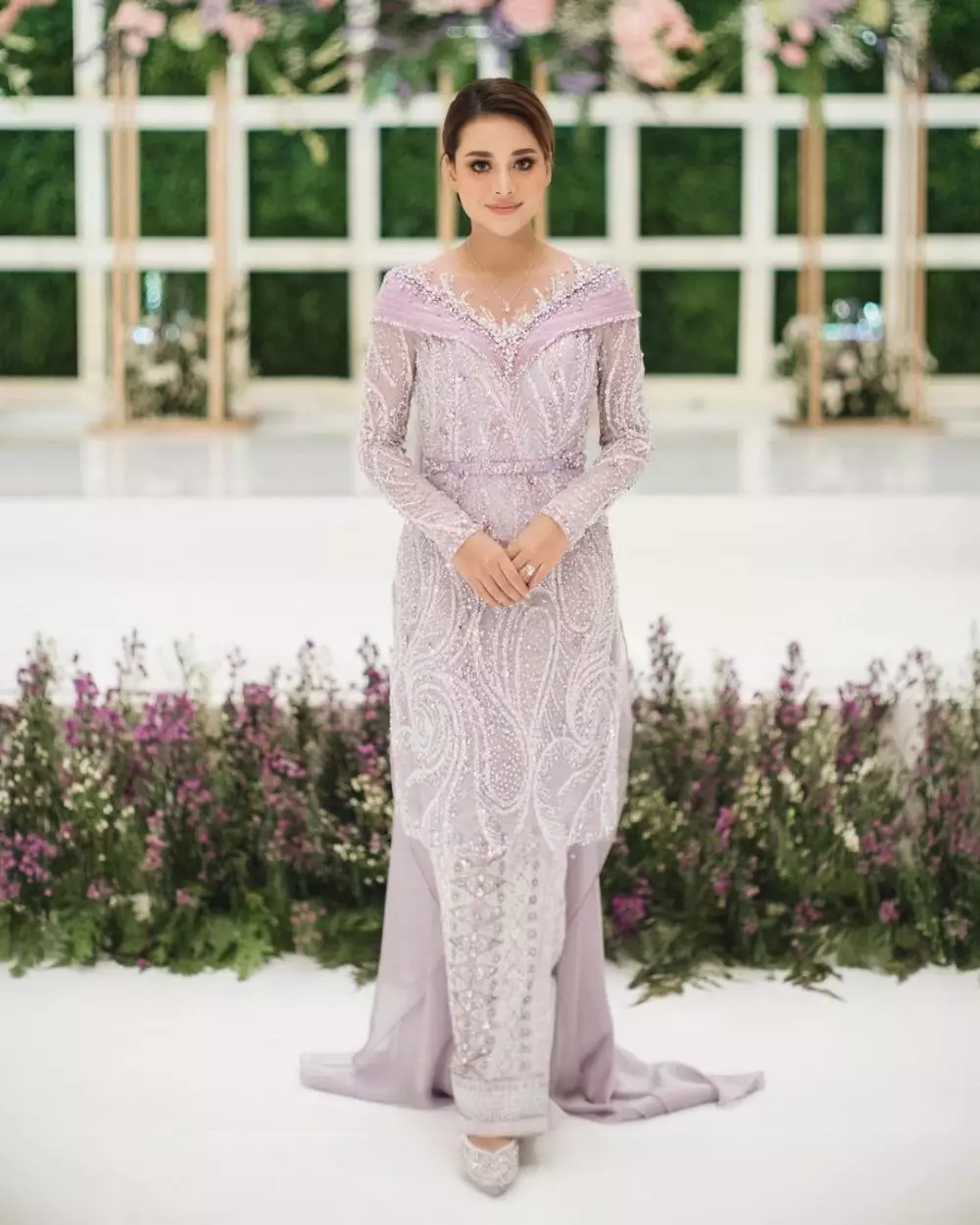 penyanyi cantik saat lamaran © instagram penyanyi cantik saat lamaran © instagram