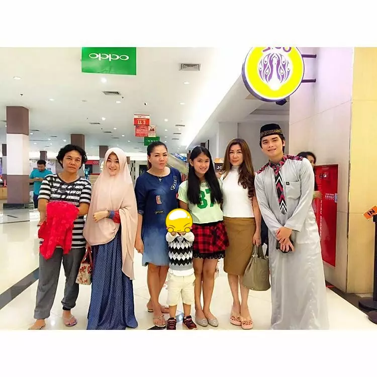 Alvin dan keluarga Larissa © Instagram