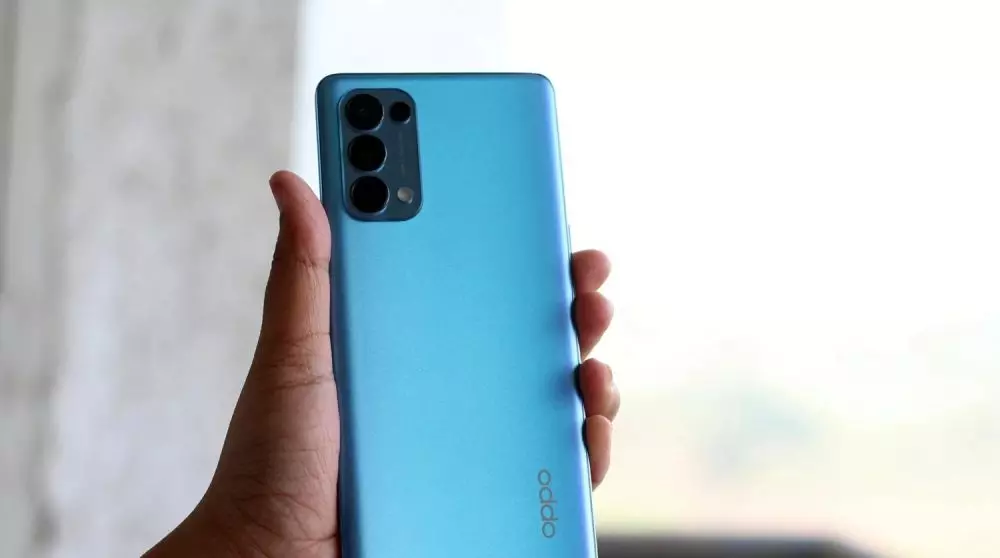 Oppo Reno6 © 2021 brilio.net Oppo Reno6 © 2021 brilio.net