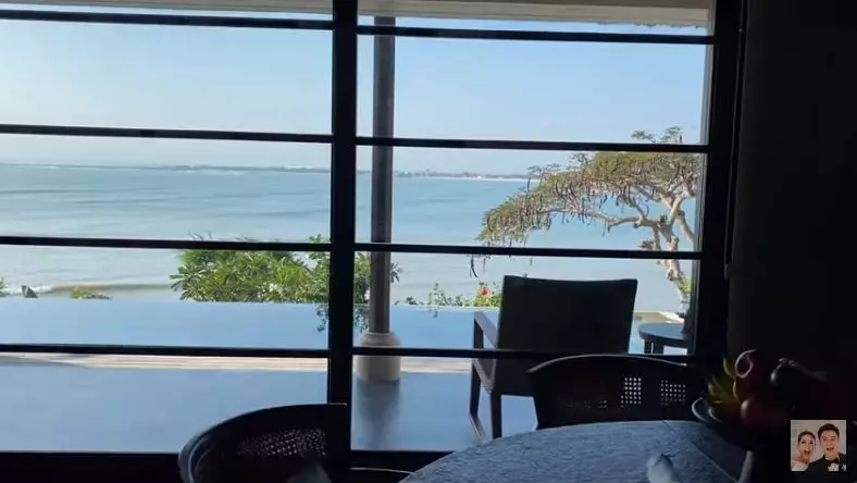 Momen Paula Verhoeven beri kejutan ke Baim Wong © YouTube/Baim Paula Momen Paula Verhoeven beri kejutan ke Baim Wong © YouTube/Baim Paula