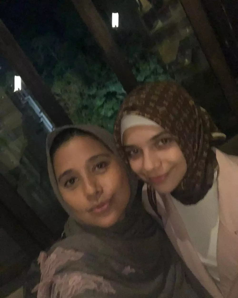 Ayu dan Isabel © Instagram