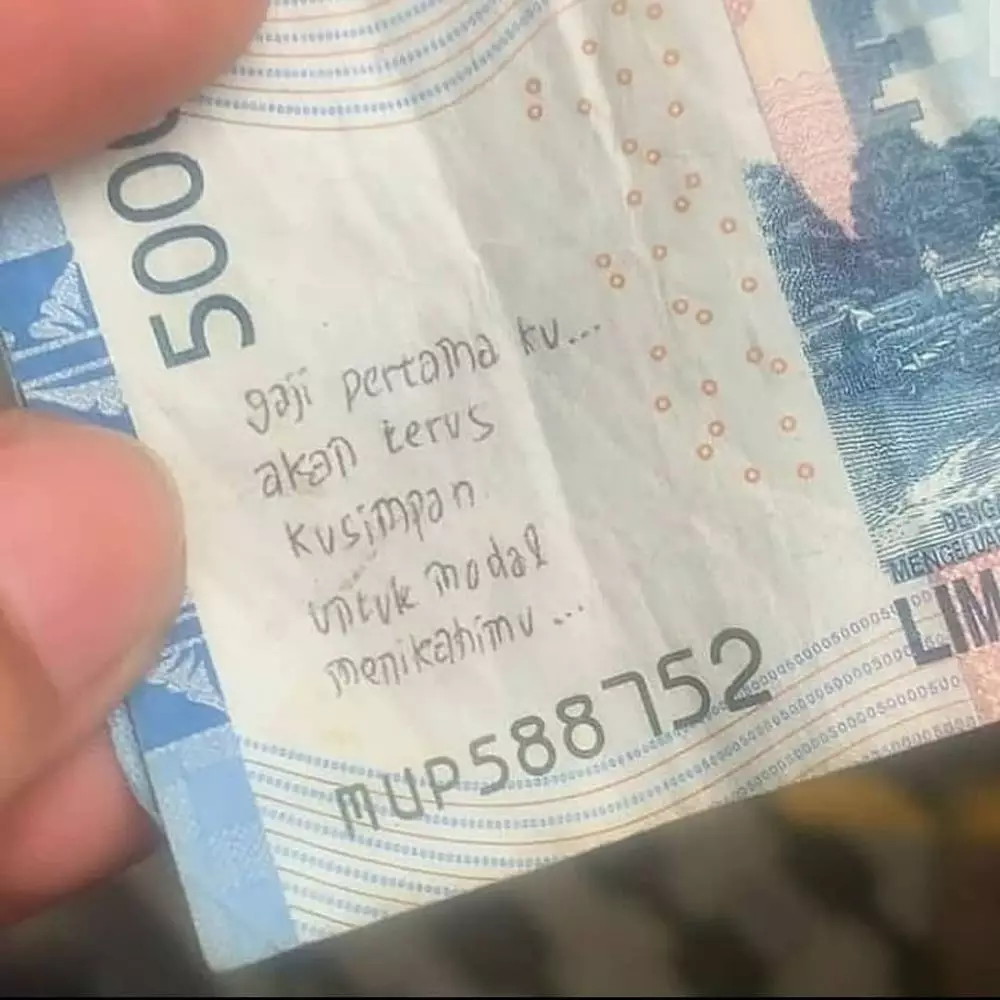 tulisan baper uang kertas © 2021 berbagai sumber tulisan baper uang kertas © 2021 berbagai sumber