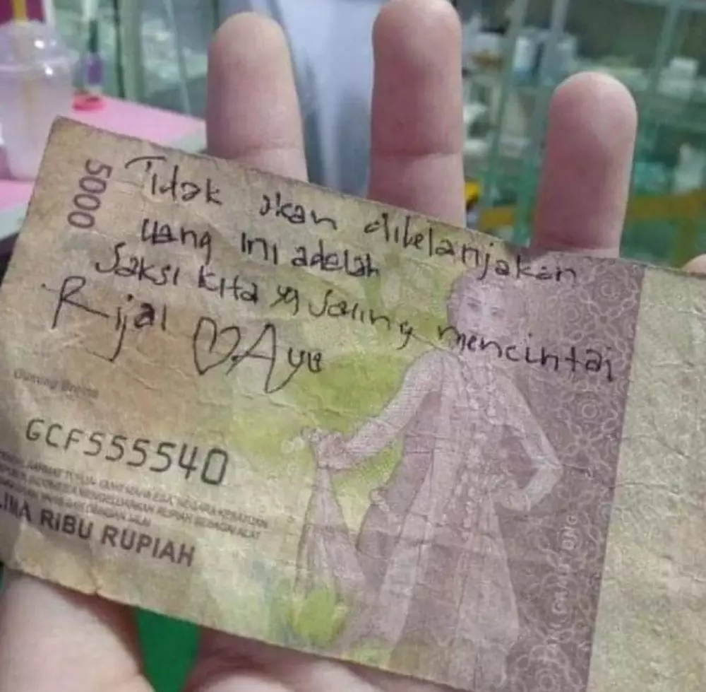 tulisan baper uang kertas © 2021 berbagai sumber tulisan baper uang kertas © 2021 berbagai sumber