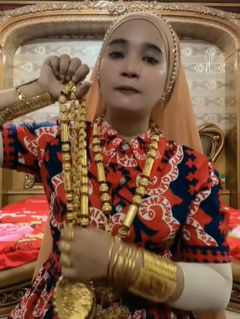 viral pamer emas bak toko emas TikTok viral pamer emas bak toko emas TikTok