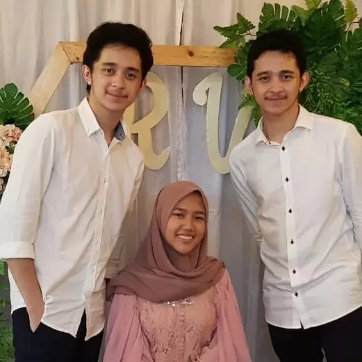 seleb kembar baju couple © Instagram seleb kembar baju couple © Instagram