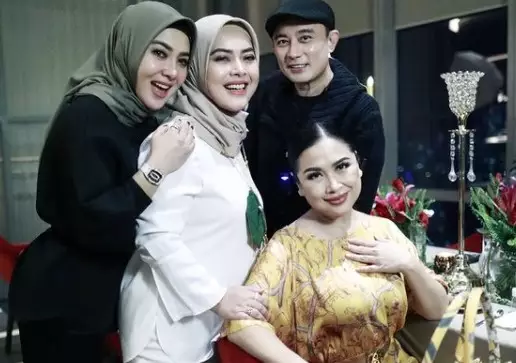 Potret pembukaan restoran Syahrini © Instagram/@princessyahrini Potret pembukaan restoran Syahrini © Instagram/@princessyahrini