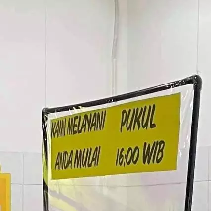 tulisan promosi nggak nyambung © 2021 instagram.com