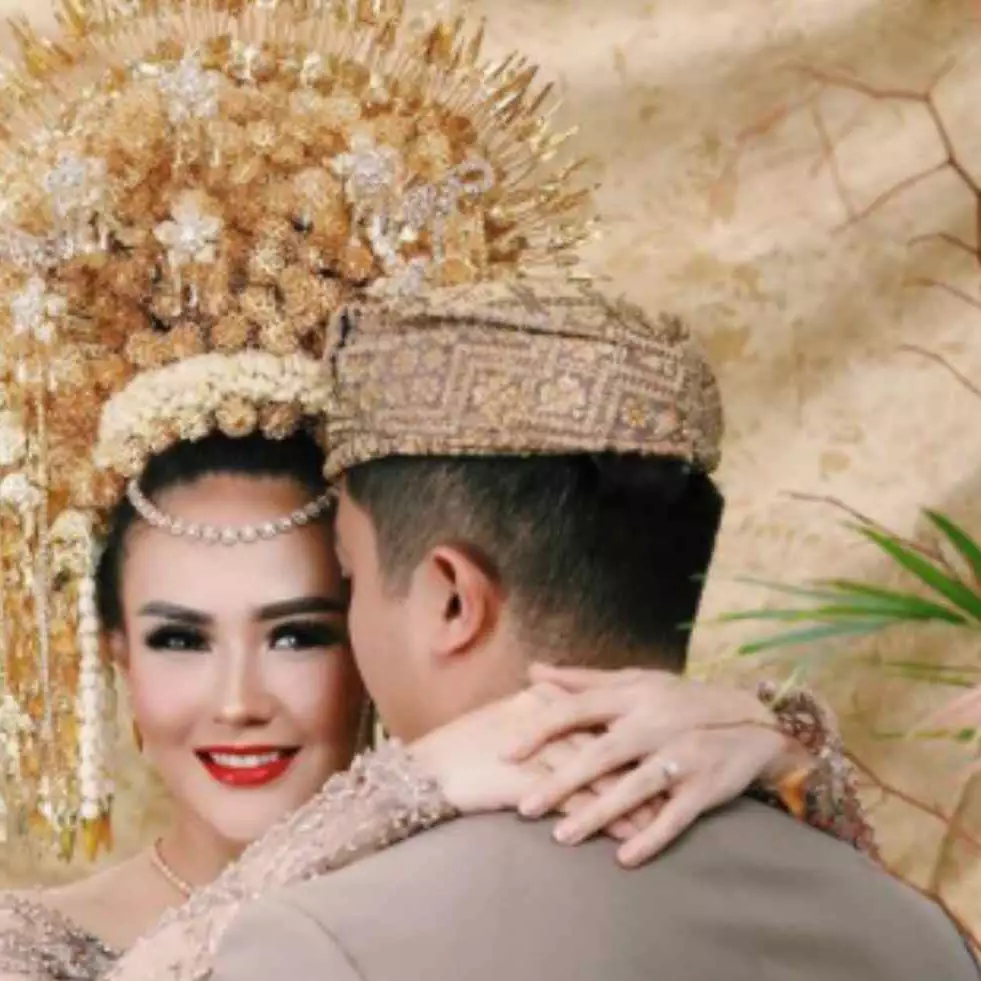 11 Pesona artis kenakan suntiang gadang, Mumuk Gomez memukau