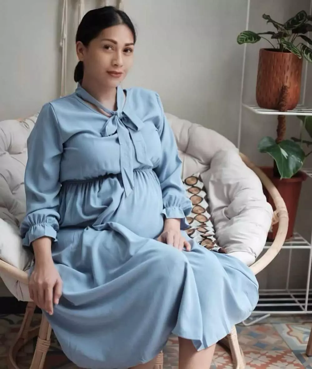 Potret terbaru 9 personel grup vokal wanita era 2000-an dari berbagai sumber Potret terbaru 9 personel grup vokal wanita era 2000-an dari berbagai sumber