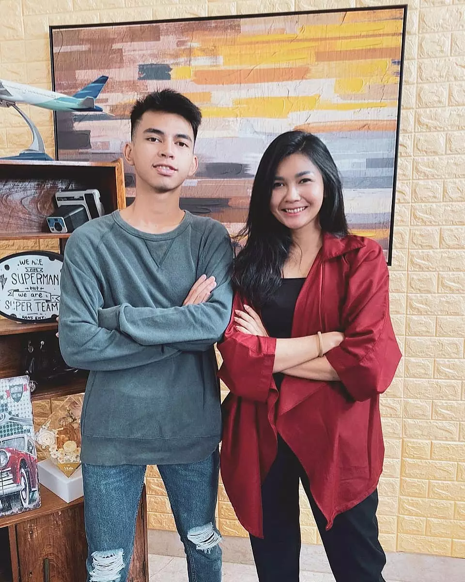 kebersamaan seleb dan manajer © instagram