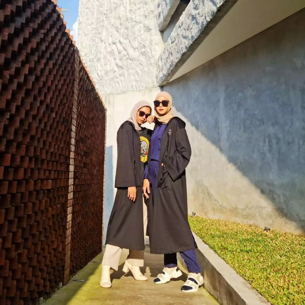 kebersamaan seleb dan manajer © instagram