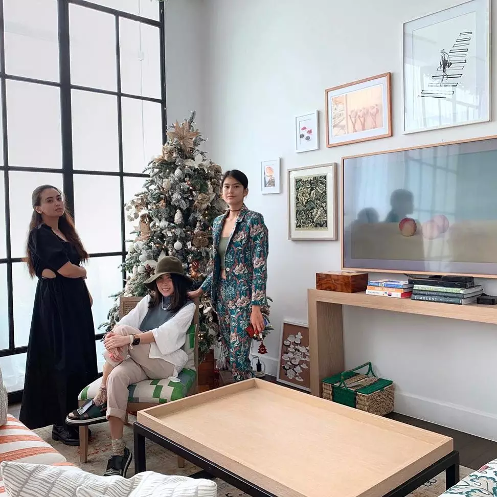 potret Ayushita dengan dress anggun banget © 2021 brilio.net