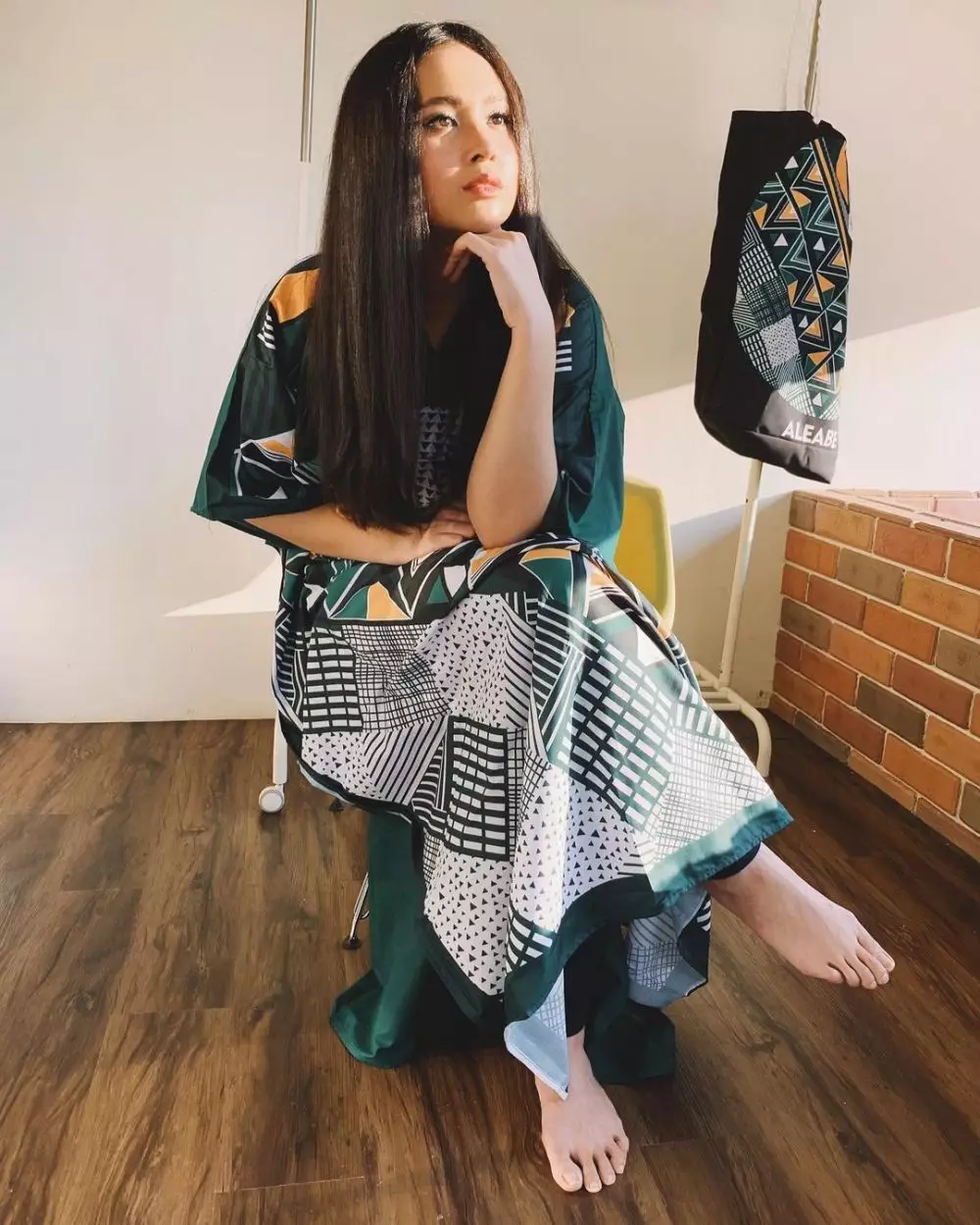 potret Ayushita dengan dress anggun banget © 2021 brilio.net