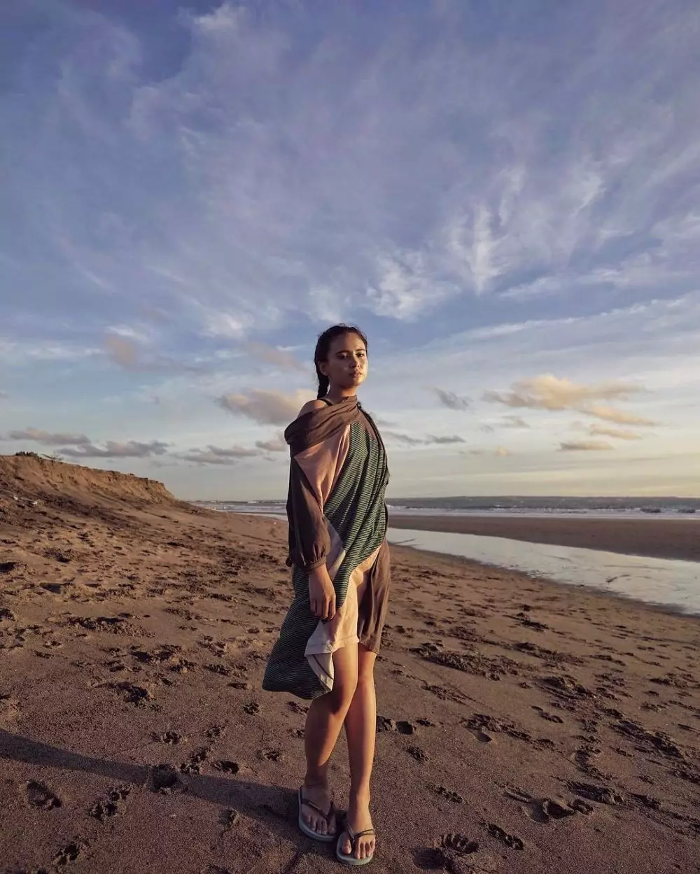 potret Ayushita dengan dress anggun banget © 2021 brilio.net