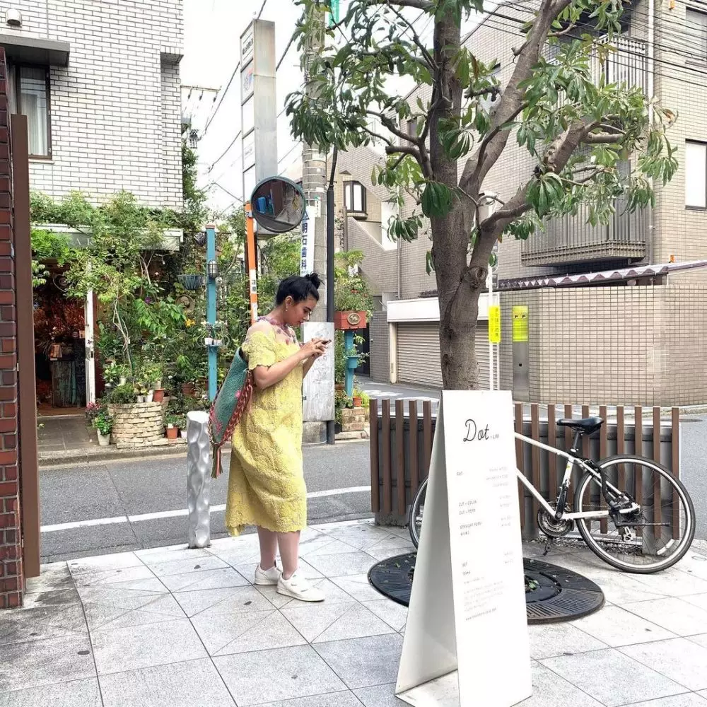 potret Ayushita dengan dress anggun banget © 2021 brilio.net