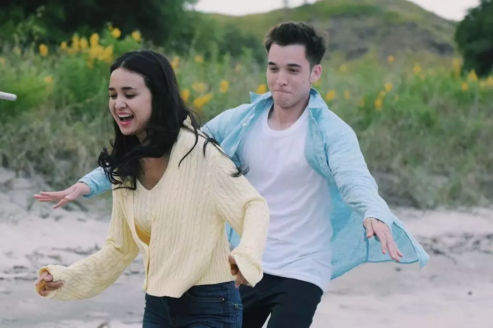 Potret kompak pemain Badai Pasti Berlalu di luar syuting © Instagram Potret kompak pemain Badai Pasti Berlalu di luar syuting © Instagram